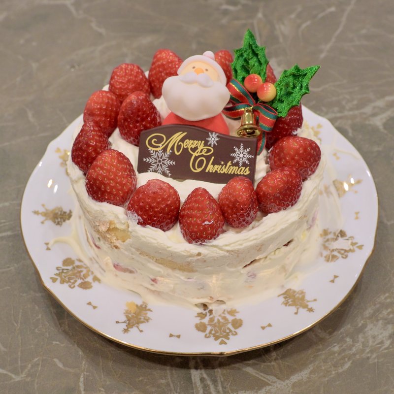 『温かな食卓のいちごクリスマスケーキ』

📸 NIKON ZR + NIKKOR Z 35mm f...の画像